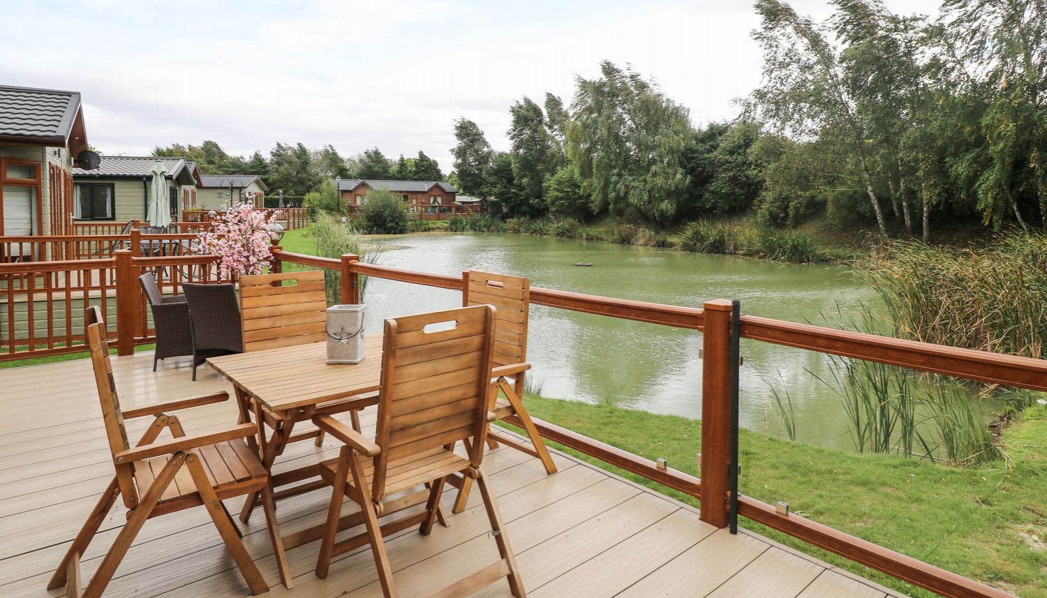Wagtail Country Park Marston, Lincolnshire Self Catering Holiday Lodges