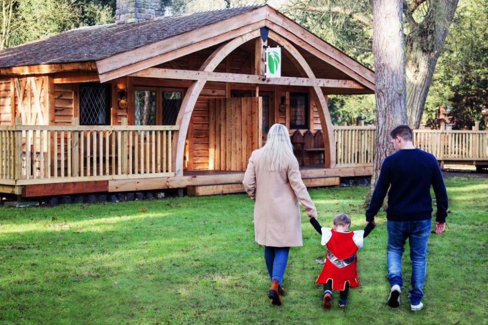 Warwick Castle Knight's Village, Warwick, Warwickshire - within the grounds of Warwick Castle, with WiFi.  Archery, bar and restuarant with evening entertainment