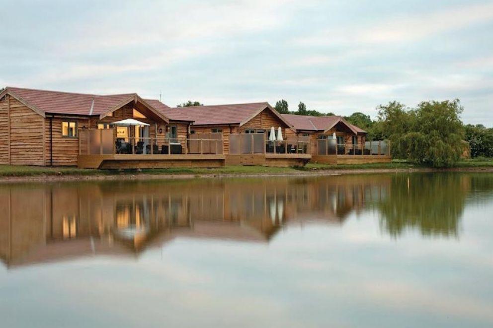 Willow Lakes Lodges - Ashby cum Fenby, Lincolnshire | Self Catering ...