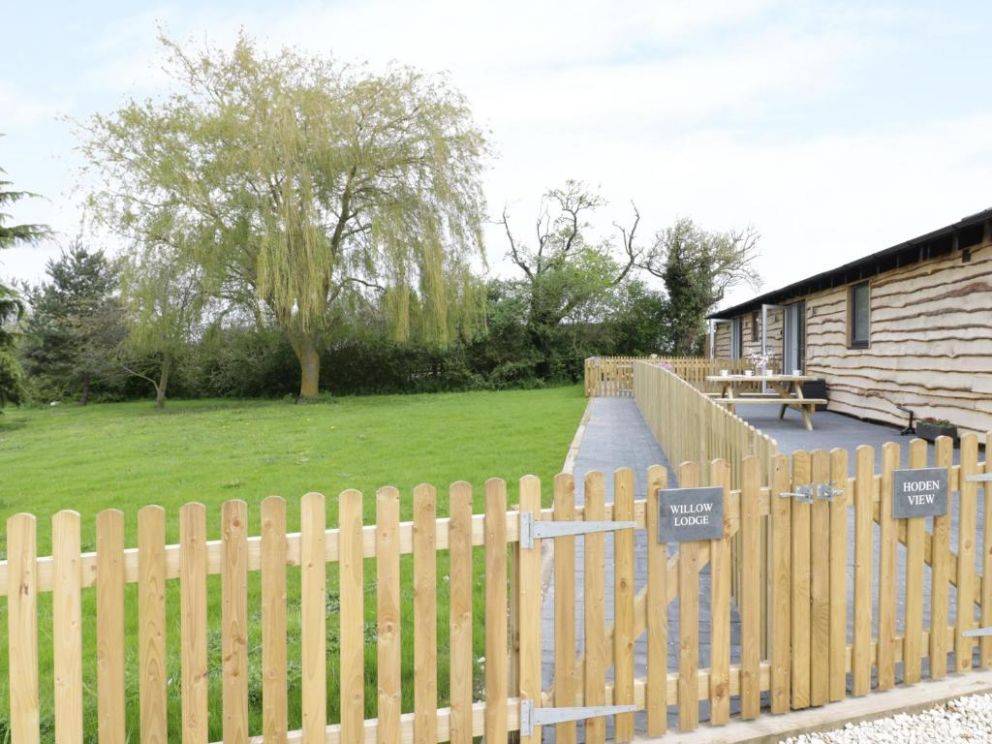 Willow Lodge, Cleeve Prior enclosed garden