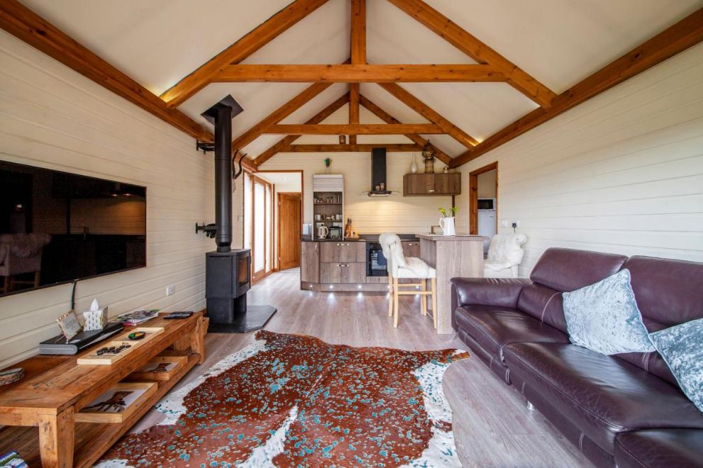 Wits End Log Cabin, Warwick, Warwickshire - pet friendly log cabin, with woodburning stove and wifi