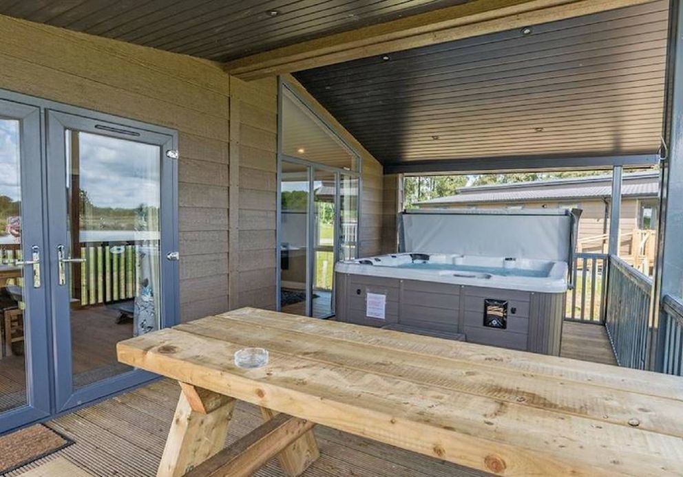 Woodhall Country Park Lodges Lincolnshire