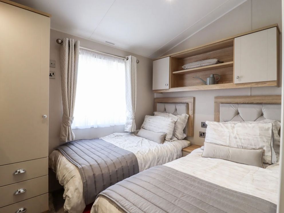 12 Meadow View, Carlton, Saxmundham, Suffolk - pet friendly, holiday lodge on Carlton Meres Holiday Park with indoor & outdoor swimming pools, adventure playground, restaurant, bar and clubhouse, close to the beach