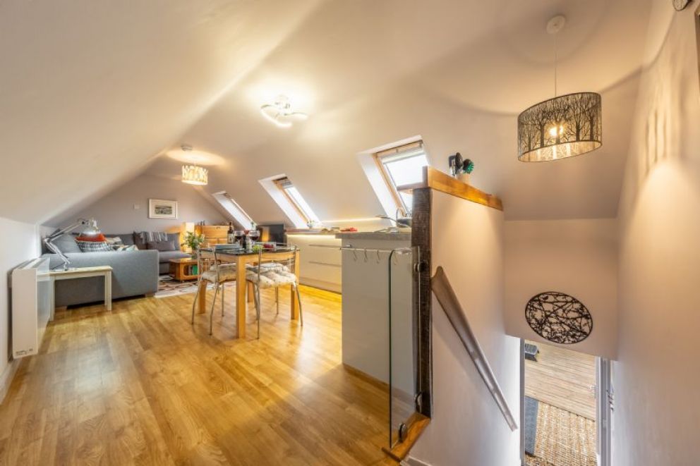 Cartshed Lodge, Hoveton in the heartland of the Norfolk Broads - adult only lodge for rent with hot tub, sun loungers and barbecue