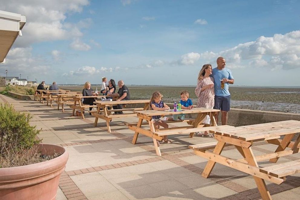 Coopers Beach - Colchester, Essex | Self Catering Holiday Lodges