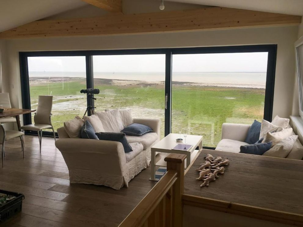 Curlew Essex lodge with sea view