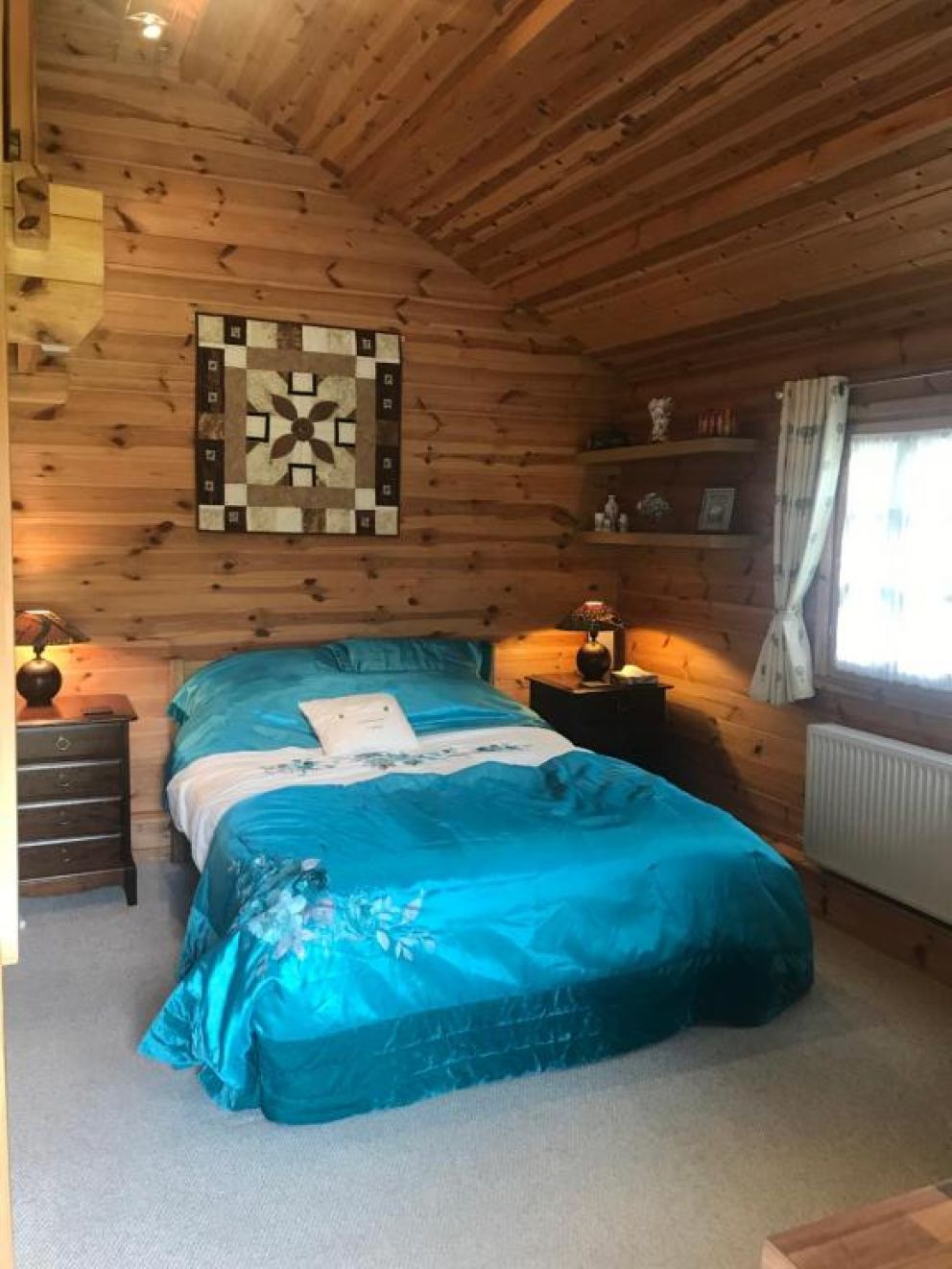 Glengoyne Cabin Hideaways - Chalets for rent with patio, garden and terrace