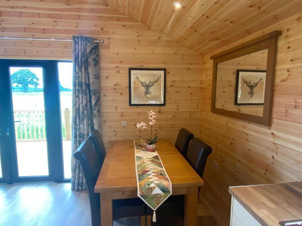 Glengoyne Cabin Hideaways - Chalets for rent with patio, garden and terrace