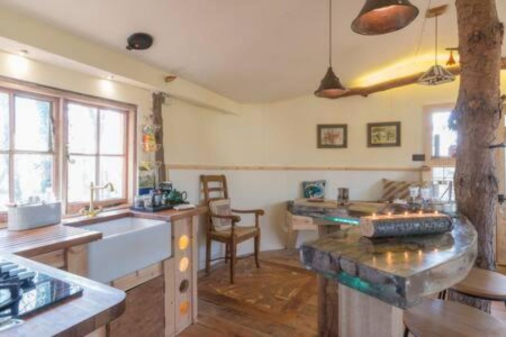 Magical luxury Treehouse for Two, Suffolk - quirky treehouse for rent