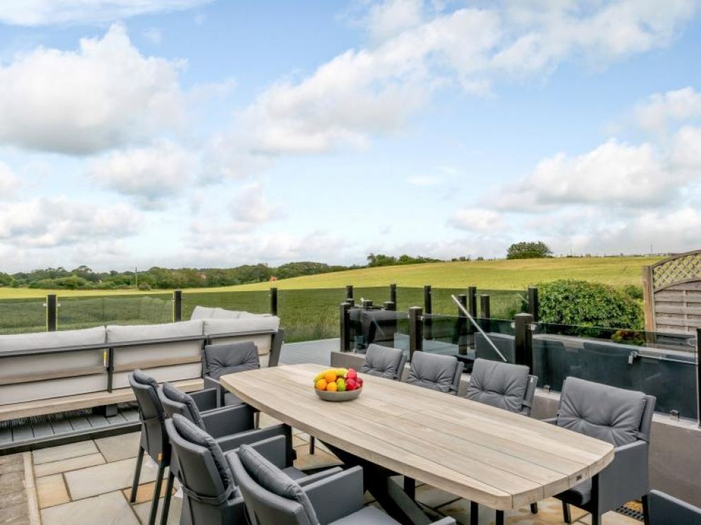 Mundesley Sea Glass Lodge in Mundesley - for rent with hot tub, close to the sea