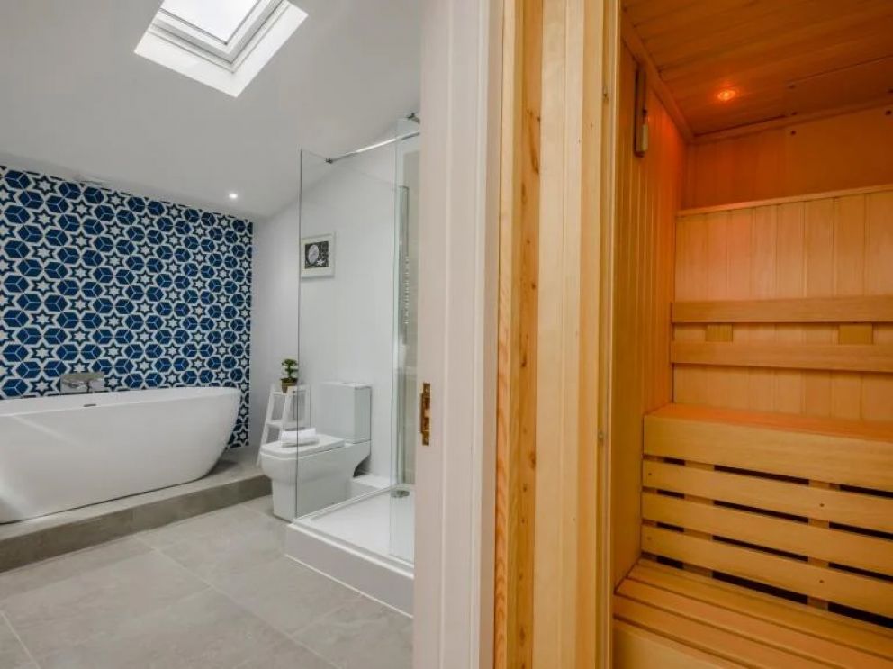 Mundesley Sea Glass Lodge in Mundesley - for rent with hot tub, close to the sea