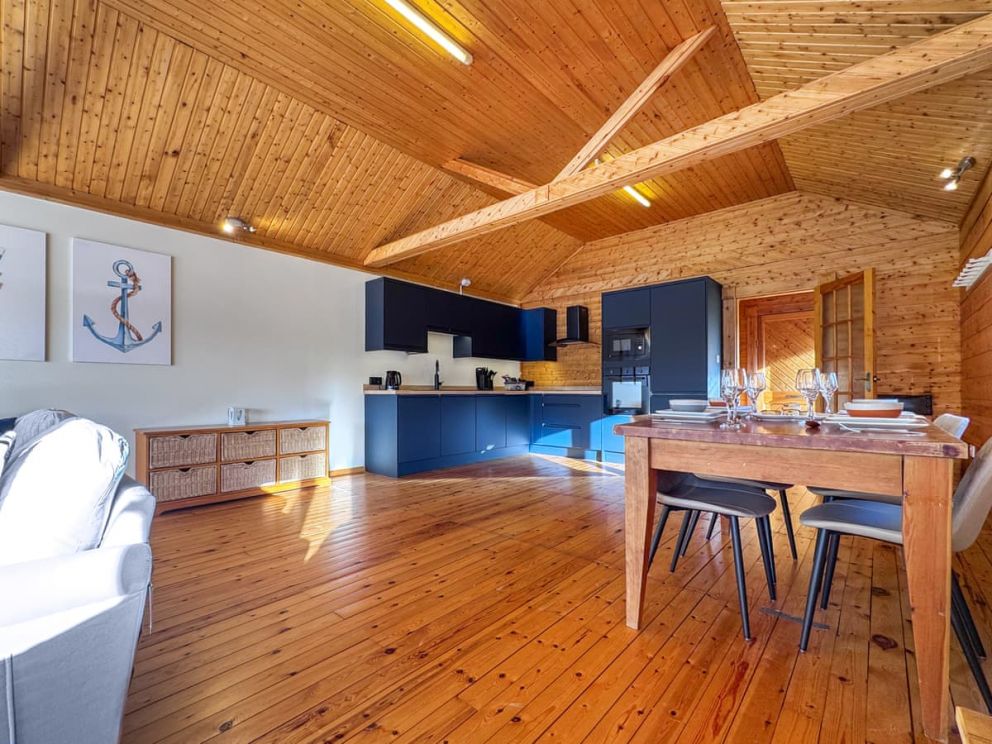 Norfolk Lake House - The Boathouse