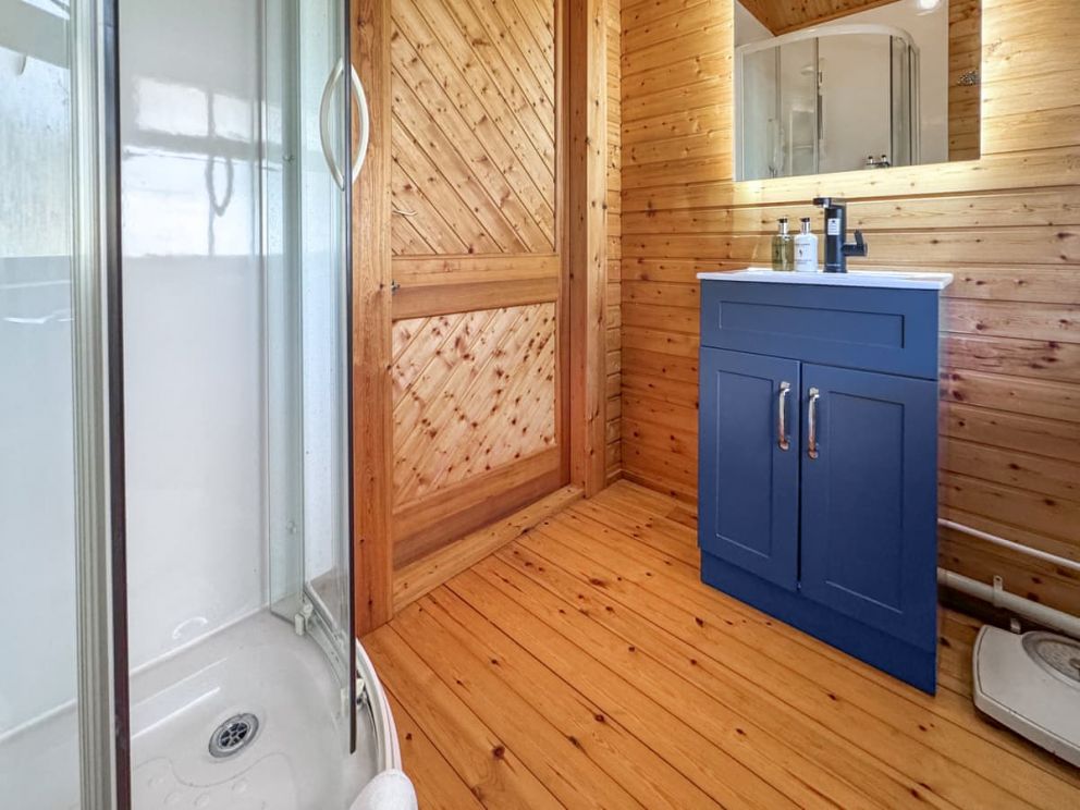 Norfolk Lake House - The Boathouse