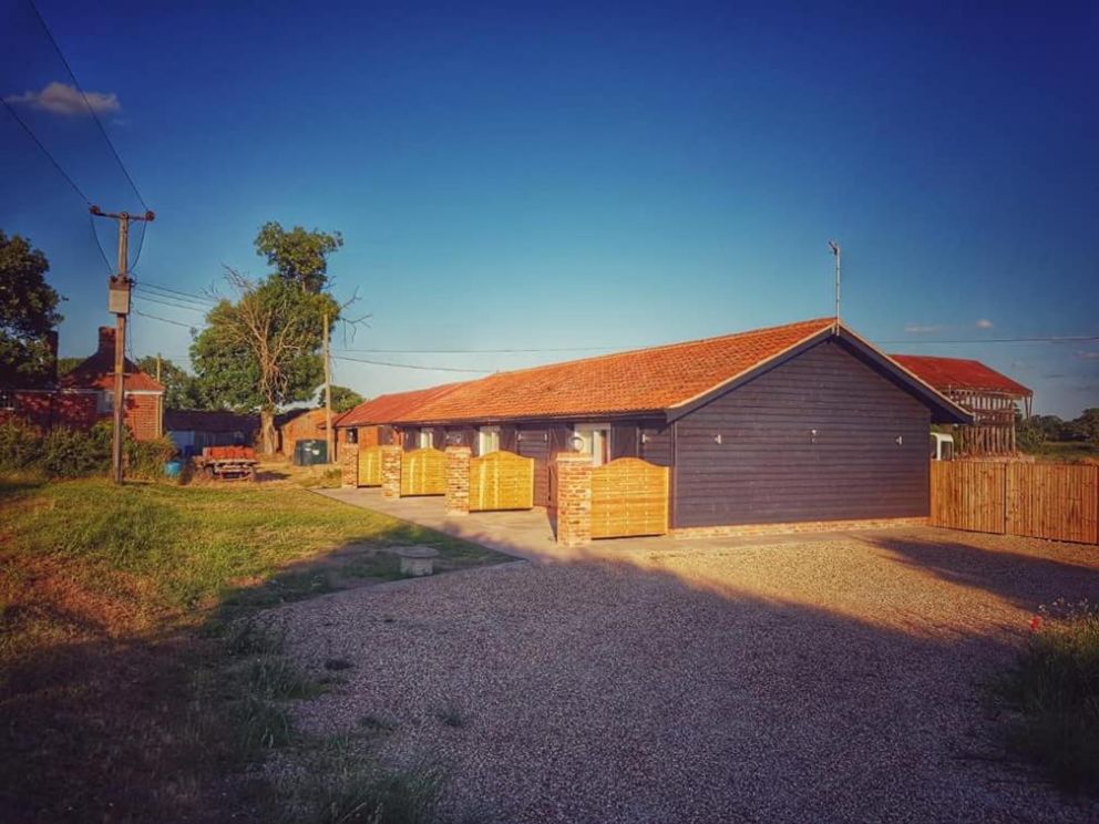 Plumptons Farm Holiday Lodges in Colchester - to rent in peaceful, country side location