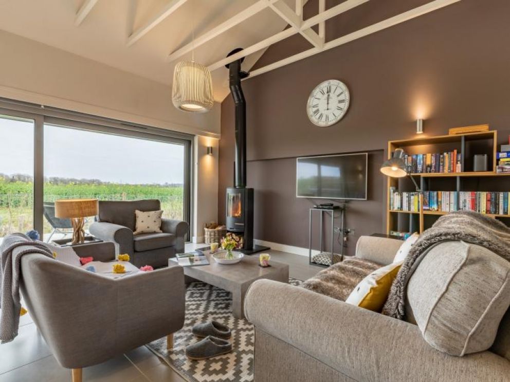 The Old Rectory Lodge - pet friendly, for rent in Suffolk, with hot tub and wood burner