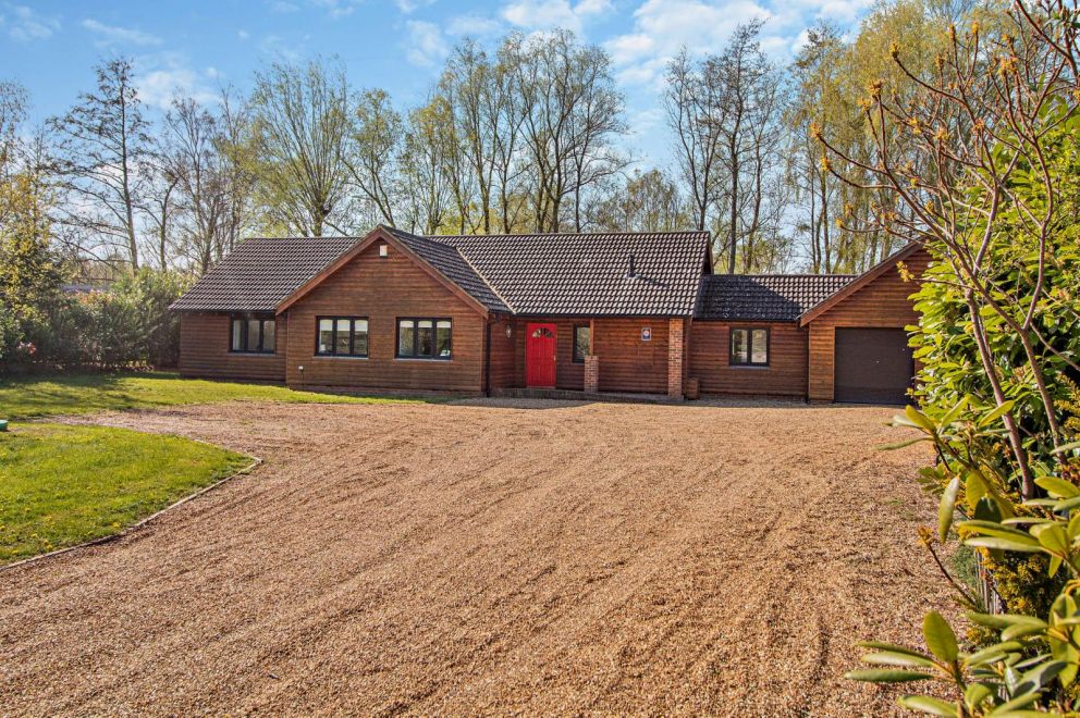 Waters Edge Lakeside Cabin at Pentney Lakes