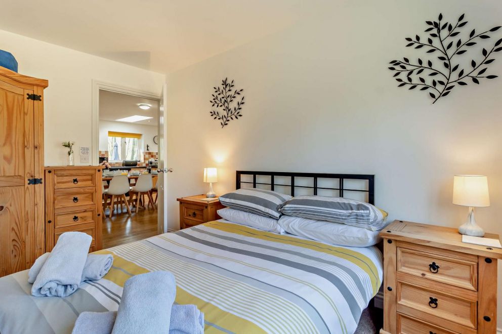 Waters Edge Lakeside Cabin at Pentney Lakes