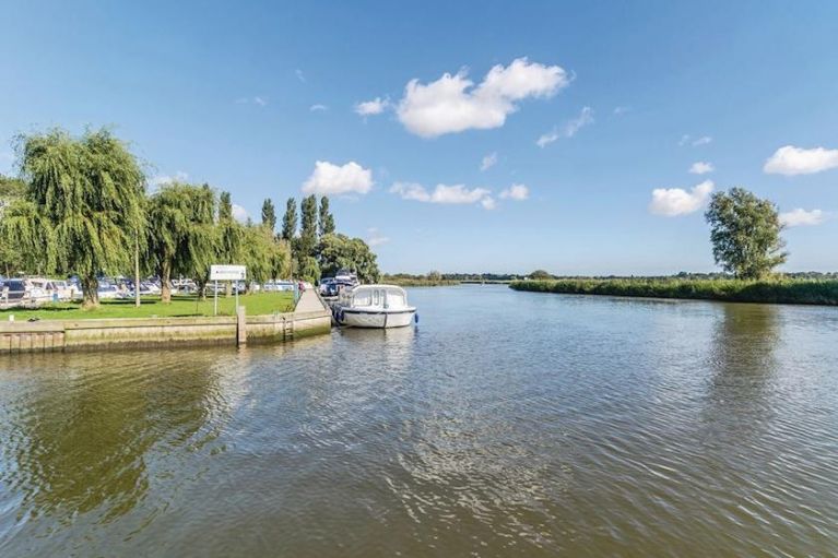 Waveney River Centre Beccles, Norfolk Self Catering Holiday Lodges