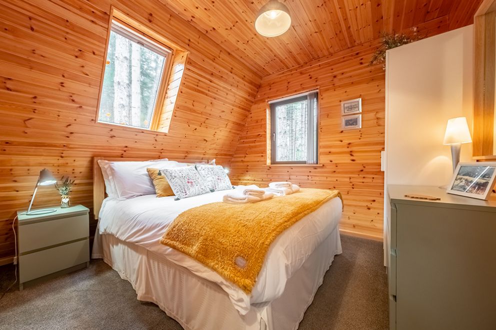 Woodpecker, Holt, Norfolk - pet friendly lodge for rent, close to beach