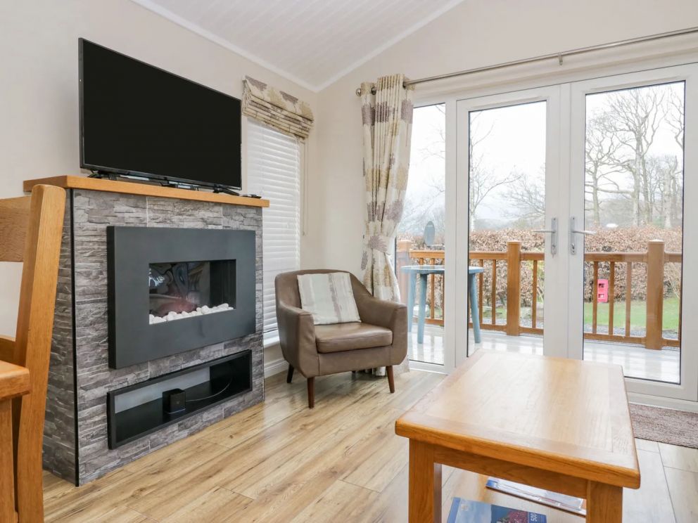8 Woodlands, Crake Valley, Water Yeat, Coniston Water - pet friendly, holiday lodge in Cumbria