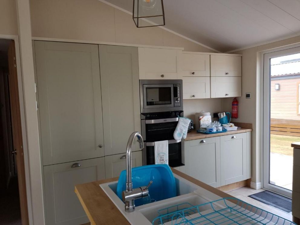 Bear Lodge at Tattershall Lakes, Lincolnshire - pet friendly, holiday lodge with roof terrace and hot tub. At Tattershall Lakes with restaurant, pool, spa and water sports