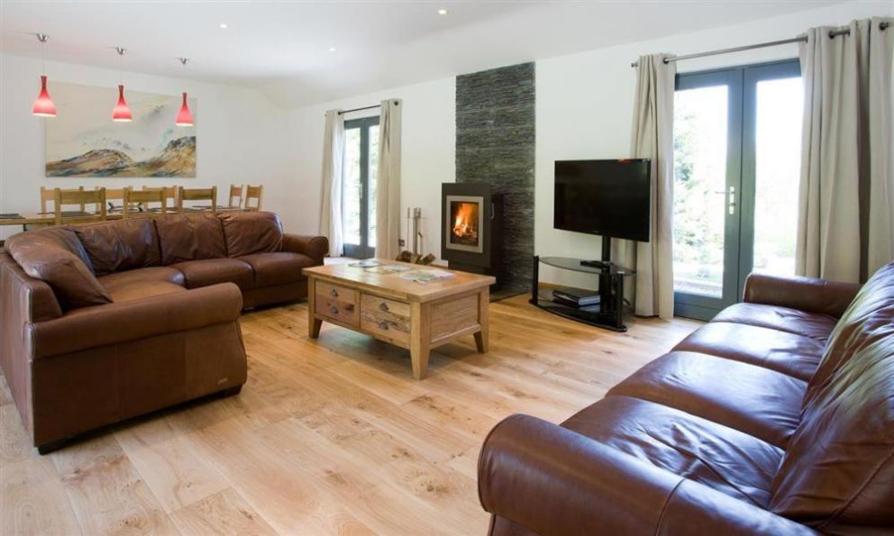 Bracken Ground, Coniston, Cumbria - holiday rent for 10 guests, with wood burning stove, hot tub, sauna, pizza oven and barbeque