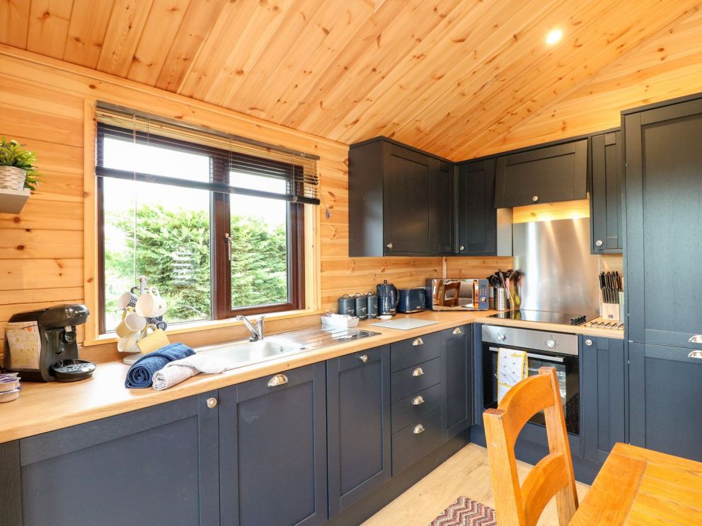 Brook House Farm, Derbyshire - Lodges and Cottages to rent with hot tubs