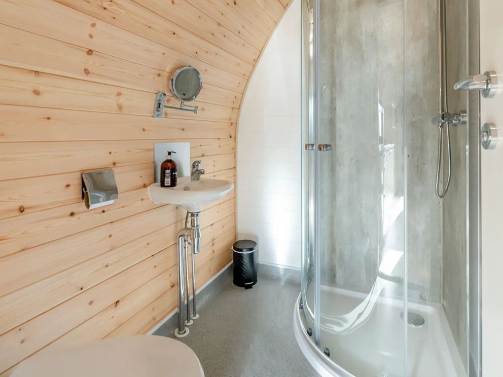 Carlton Manor Estate Glamping, Aldbrough, East Riding of Yorkshire - glamping pods to rent, with decking, close to the sea