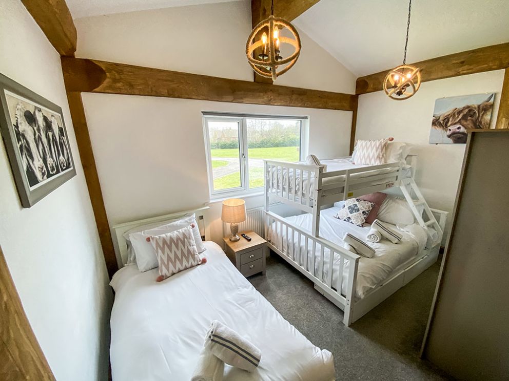 Cedar Lakeside Log Cabin at Ream Hills 