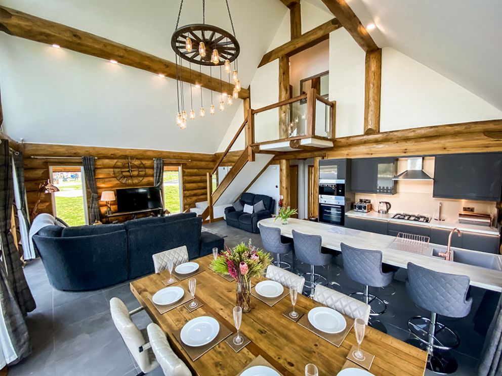 Cedar Lakeside Log Cabin at Ream Hills 