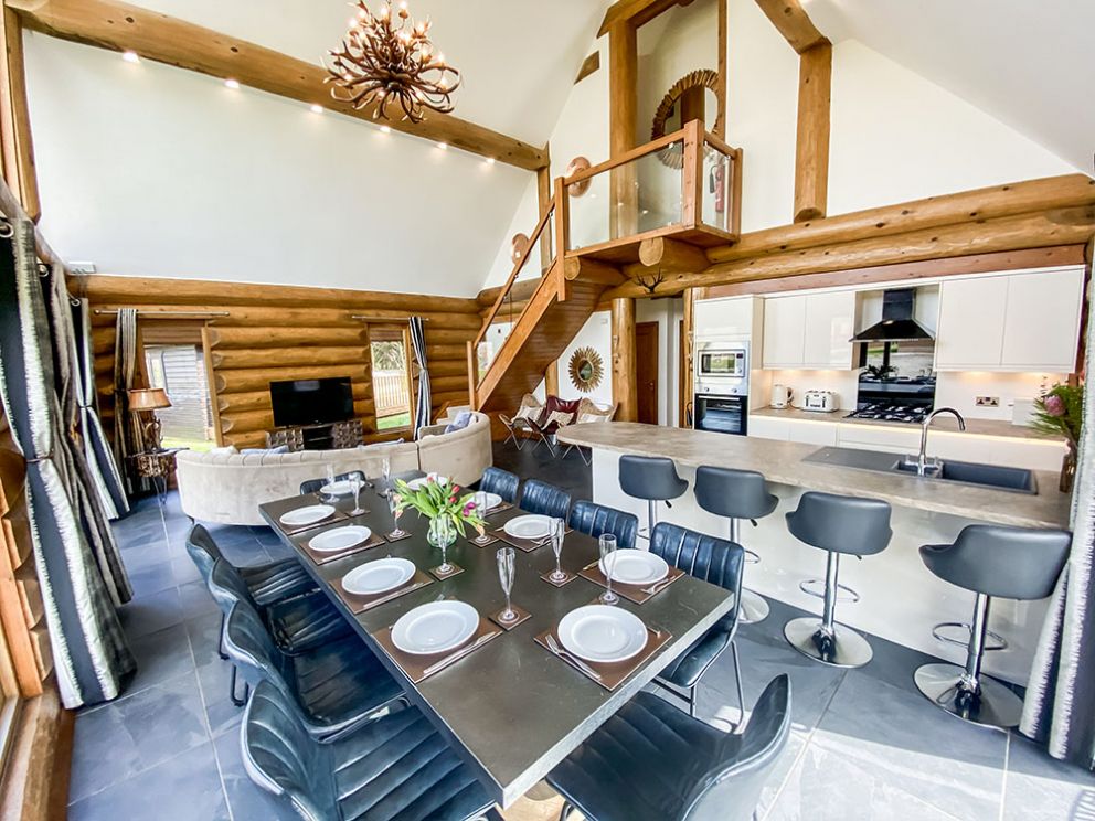 Cedar Woodland View Log Cabin at Ream Hills