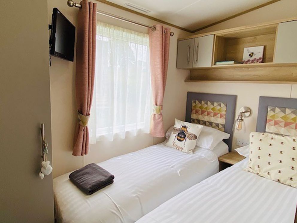 Clover Bank Twin bedroom at Docker Holiday Park