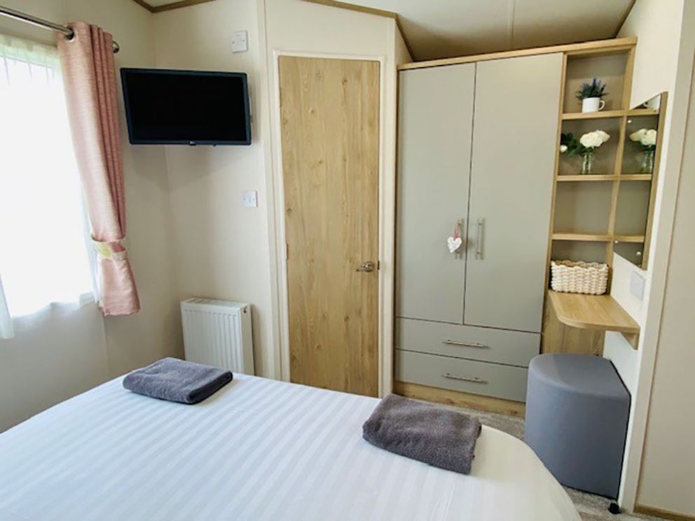 Clover Bank master bedroom at Docker Holiday Park