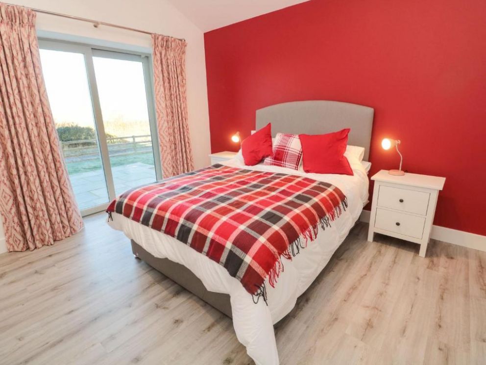 Clover Cottage, Bingfield, Northumberland - lodge sleeps 8 guests with wood burning stove