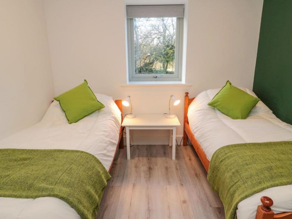 Clover Cottage, Bingfield, Northumberland - lodge sleeps 8 guests with wood burning stove