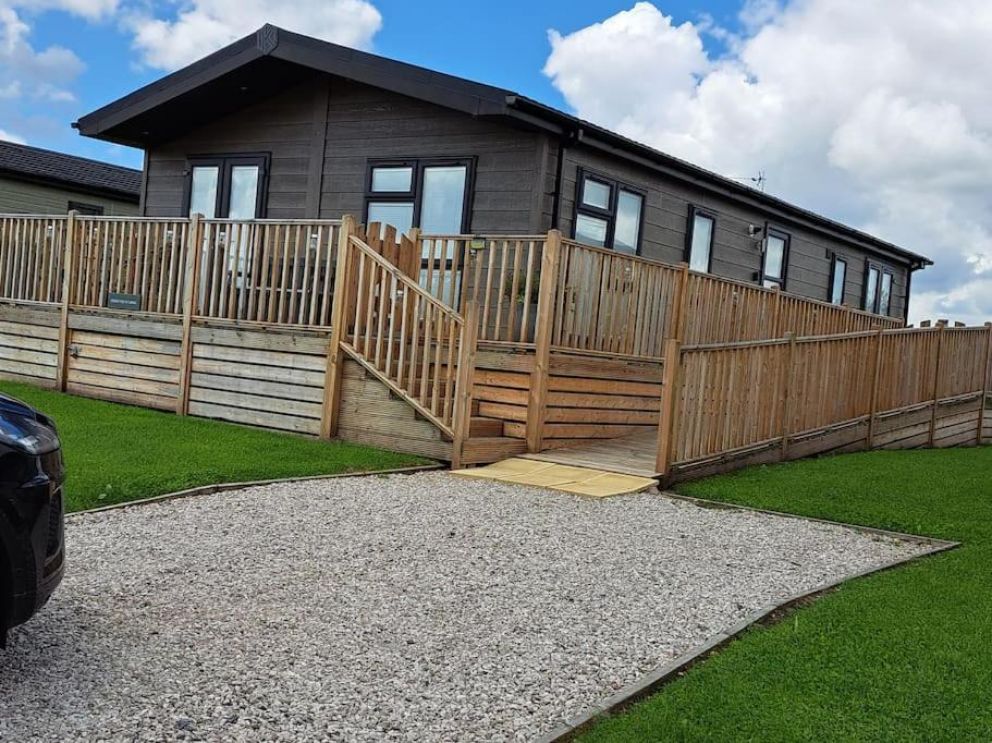 Diddly Squat Lodge with hot tub, Pendle View Holiday Park