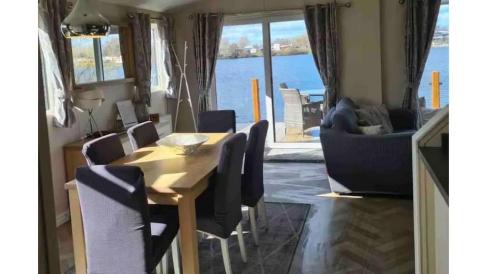 Fable Lodge at Tattershall Lakes, Lincolnshire - holiday lodge, with hot tub. Park facilities include, fishing lakes, water sports, restaurant, spa, indoor pool