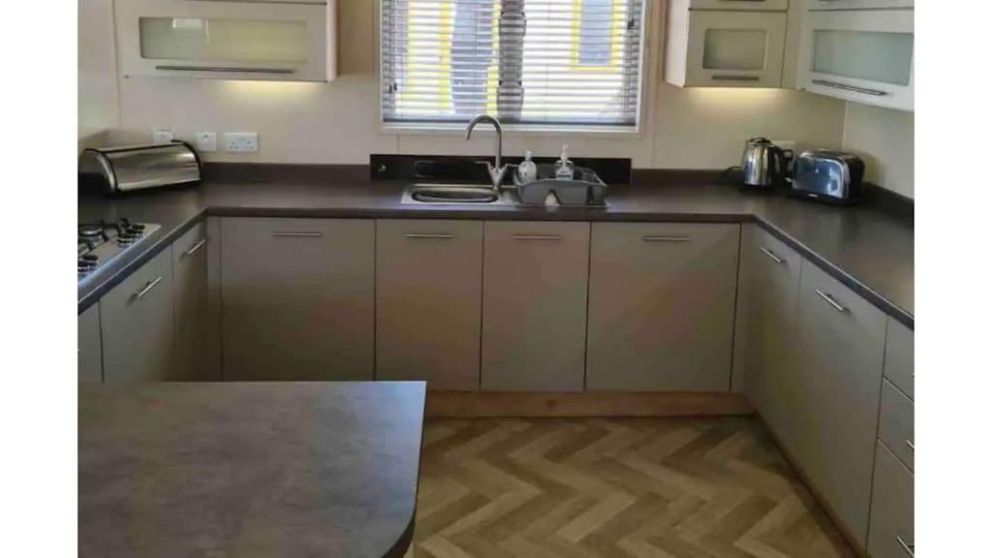 Fable Lodge at Tattershall Lakes, Lincolnshire - holiday lodge, with hot tub. Park facilities include, fishing lakes, water sports, restaurant, spa, indoor pool