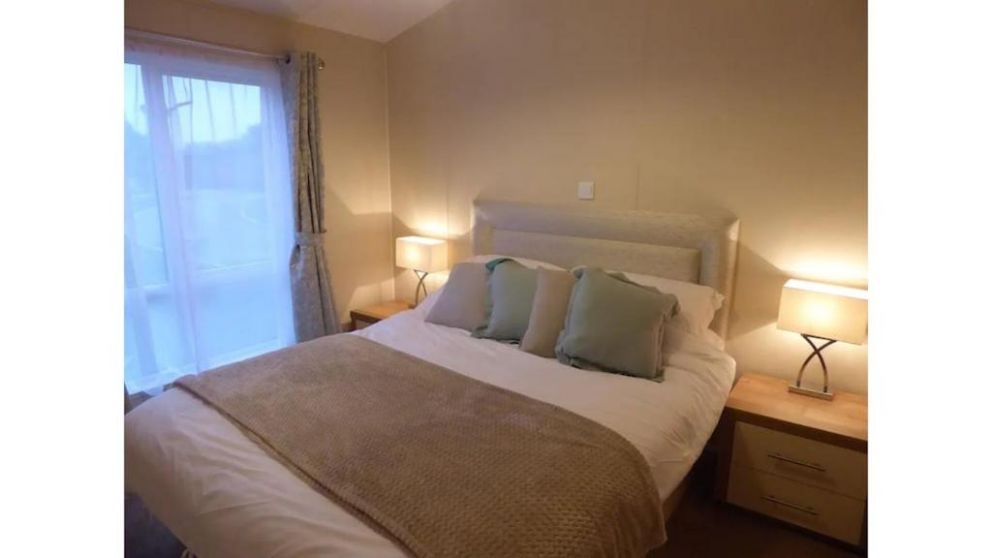 Fable Lodge at Tattershall Lakes, Lincolnshire - holiday lodge, with hot tub. Park facilities include, fishing lakes, water sports, restaurant, spa, indoor pool