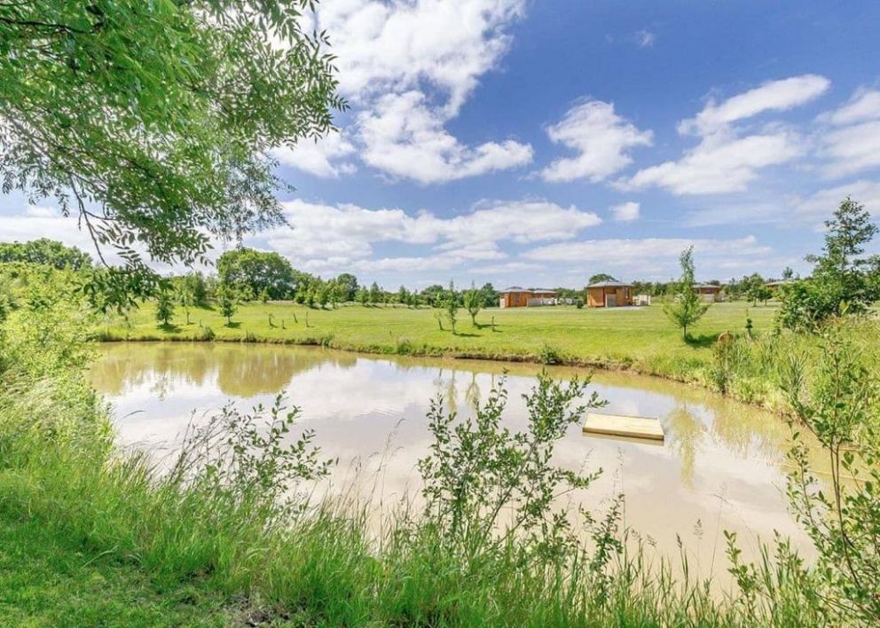 Green Meadows park romantic breaks near Hull with hot tub