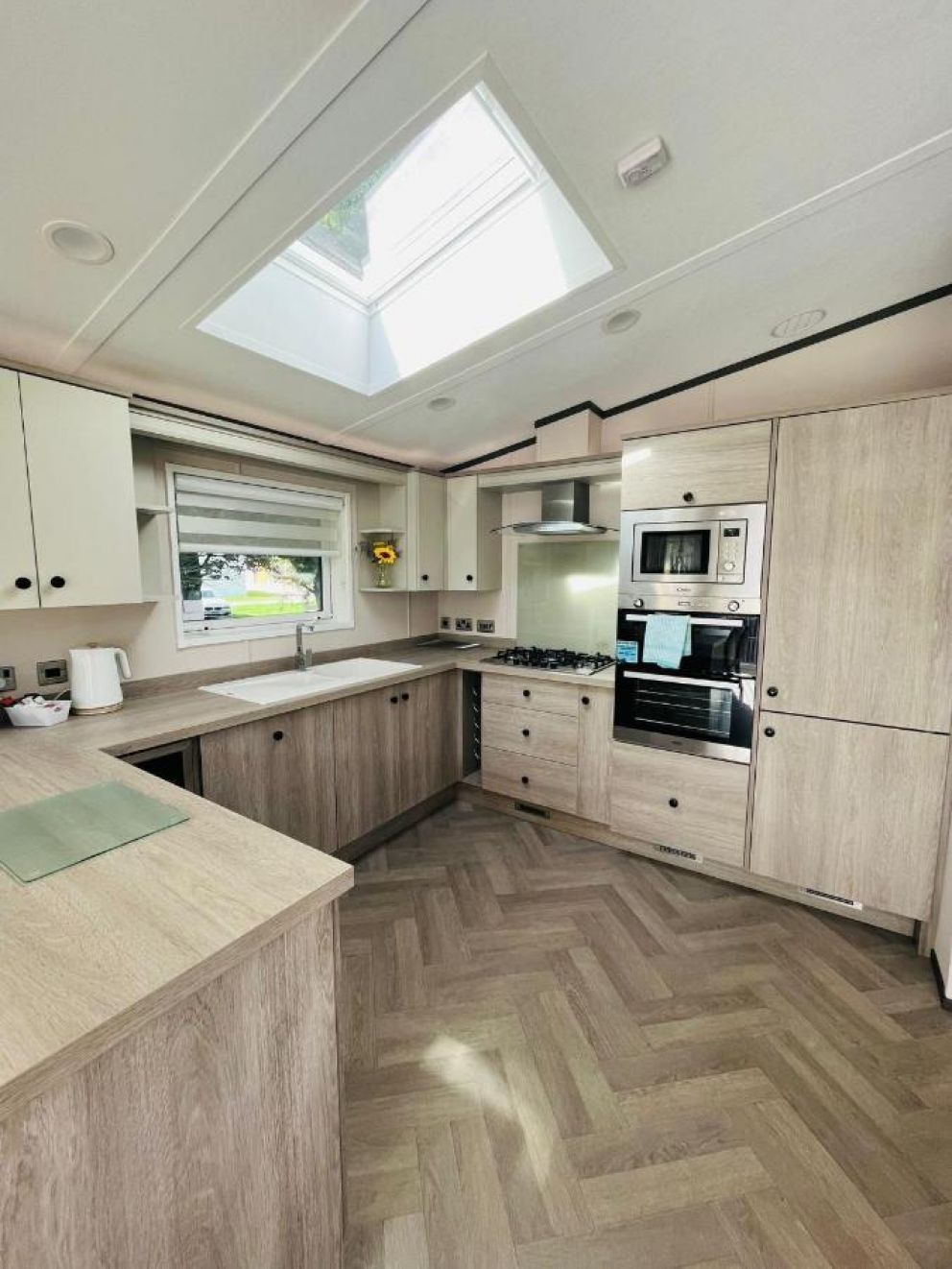 Grosvenor Lodge with Hot Tub - pet friendly, holiday lodge for rent in Thornton, East Yorkshire on Allethorpe Golf & Country Park