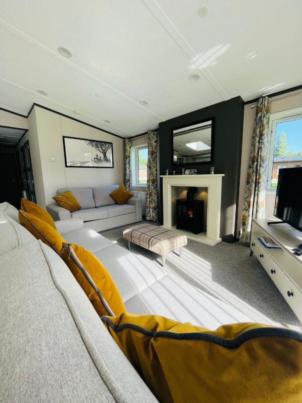 Grosvenor Lodge with Hot Tub - pet friendly, holiday lodge for rent in Thornton, East Yorkshire on Allethorpe Golf & Country Park