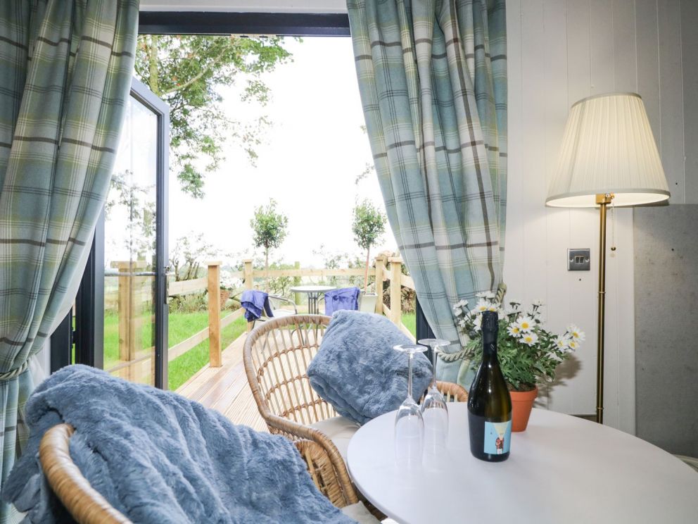 High Rigg Shepherd's Sunset, Cumbria - for rent with hot tub and wood burning stove