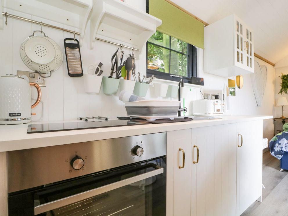 High Rigg Shepherd's Sunset, Cumbria - for rent with hot tub and wood burning stove