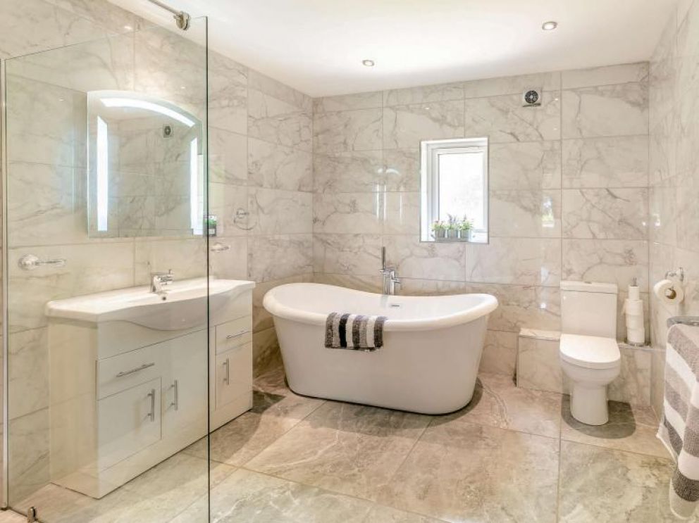 Hillview Hot Tub Lodge, Malton, North Yorkshire - wheelchair accessible & pet friendly lodge for rent with hot tub