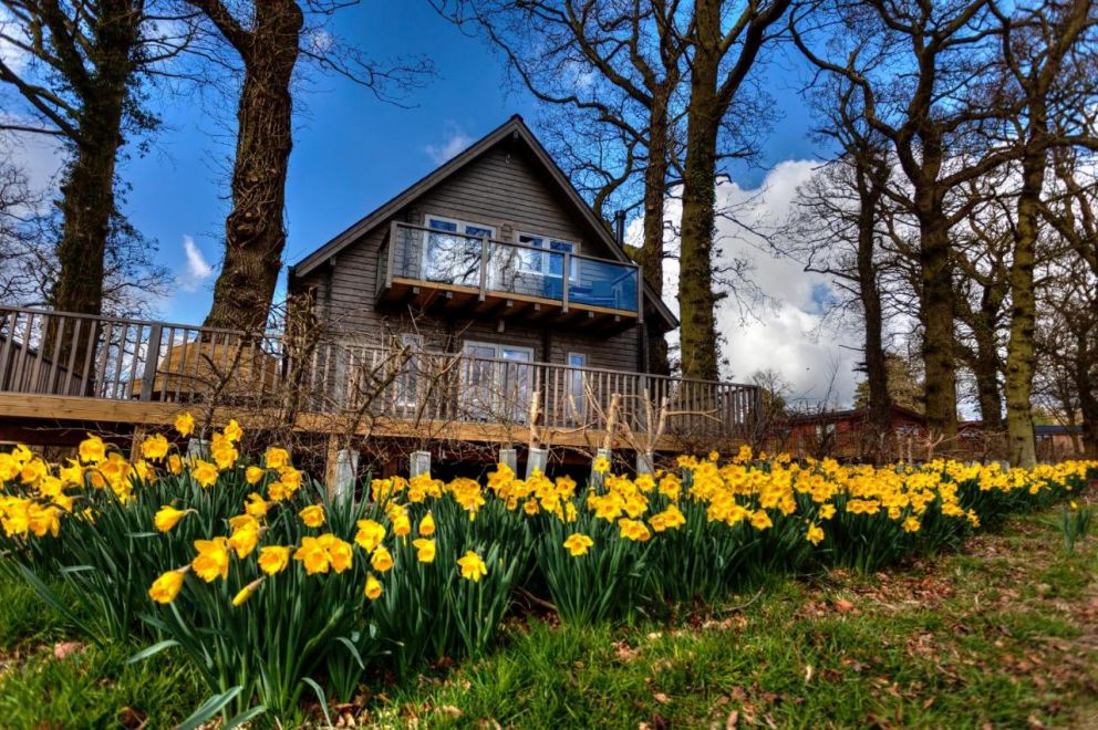 iLodge Ultra, Kenwick Park - for up to 15 guests to rent, with games room, sauna, wood burner, onsite facilities swimming pool, golf, tennis, spa