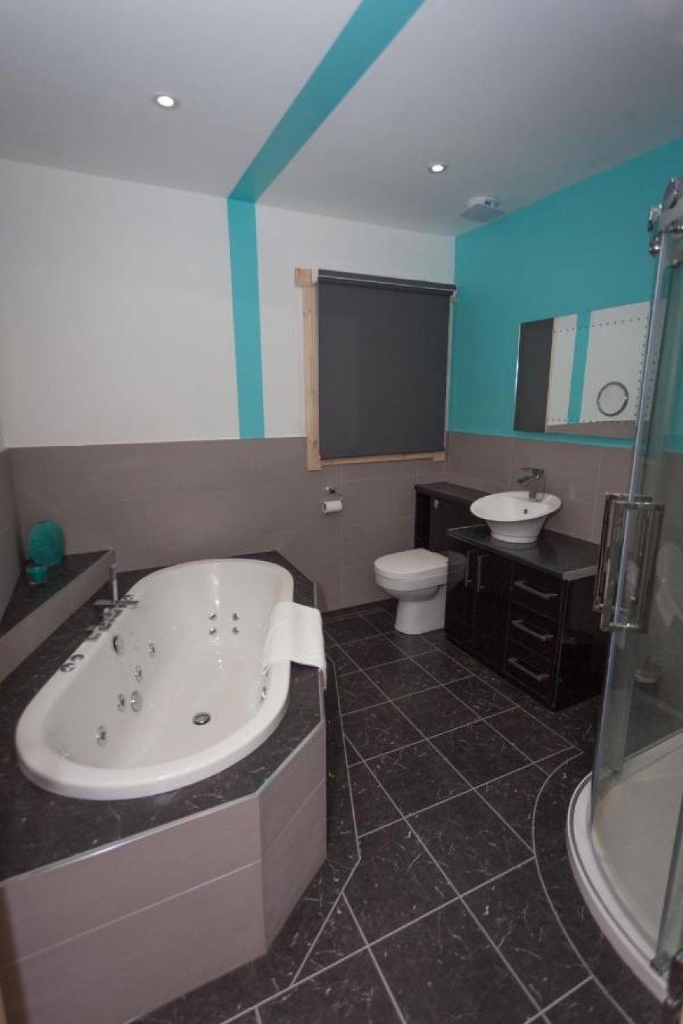 iLodge Ultra, Kenwick Park - for up to 15 guests to rent, with games room, sauna, wood burner, onsite facilities swimming pool, golf, tennis, spa