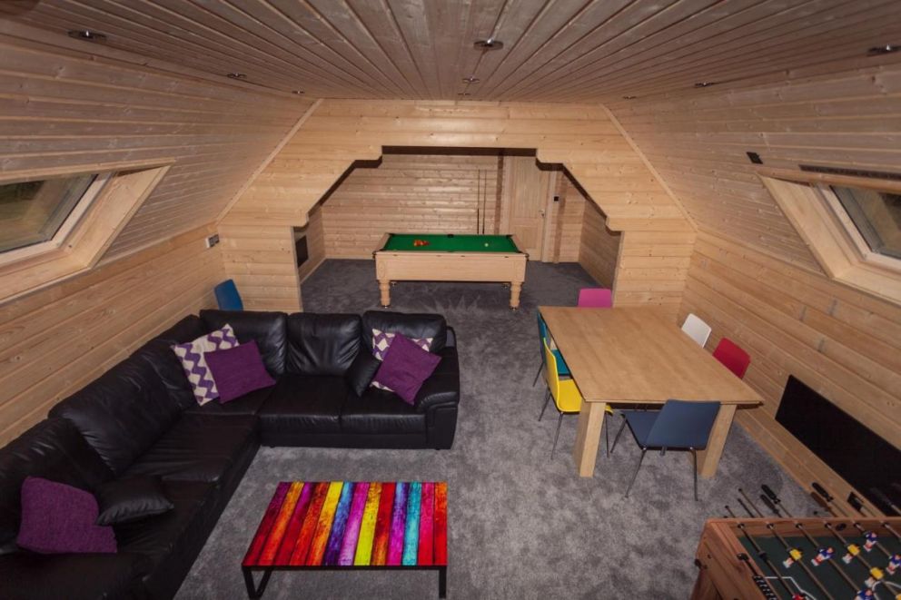 iLodge Ultra, Kenwick Park - for up to 15 guests to rent, with games room, sauna, wood burner, onsite facilities swimming pool, golf, tennis, spa