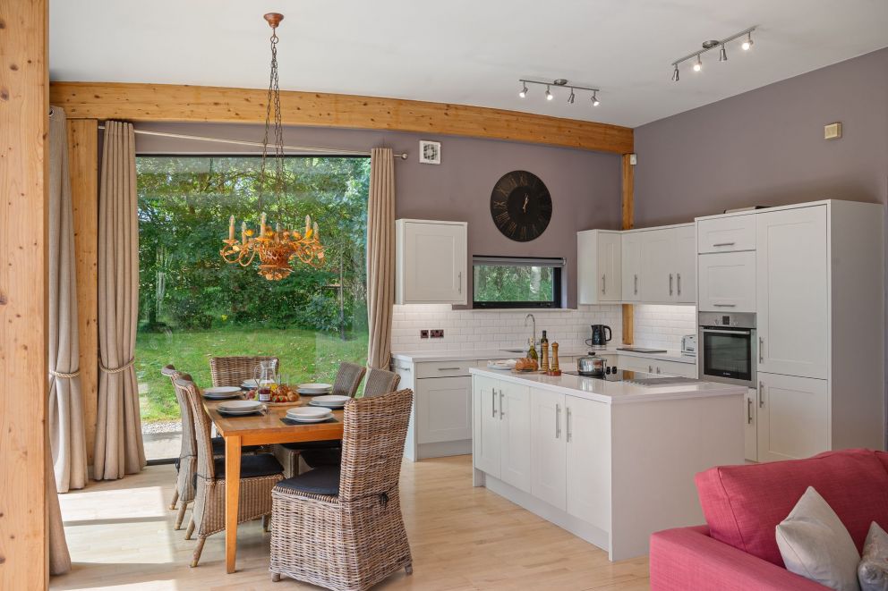 Jules Lodge with hot tub at Brompton Lakes in North Yorkshire