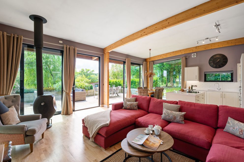 Jules Lodge with hot tub at Brompton Lakes in North Yorkshire